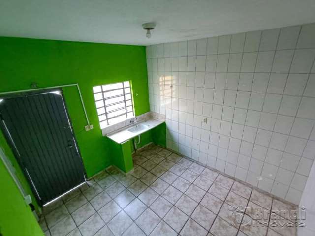 01 dormitorio ; cozinha; banheiro- Vila Bela