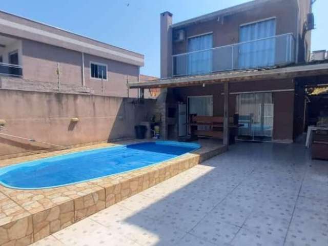 Vende se excelente sobrado com piscina