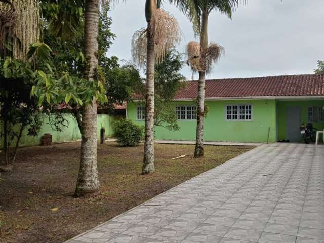 Vende se casa com terreno, Piçarras, Guaratuba/ Guaratuba.