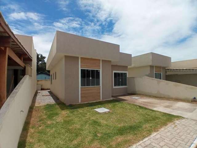 Casa para Venda em Rio das Ostras, Jardim Marileia, 2 dormitórios, 1 suíte, 1 banheiro, 1 vaga