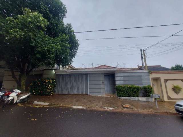 Casa térrea de uso misto, para locação e venda 4 vagas, 4 suítes no Alto da Boa Vista