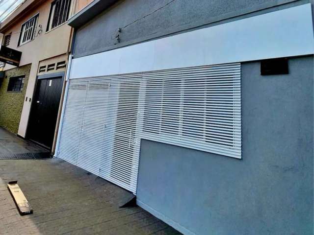 Imóvel comercial no Bairro Centro com 03 salas, recepção, cozinha.