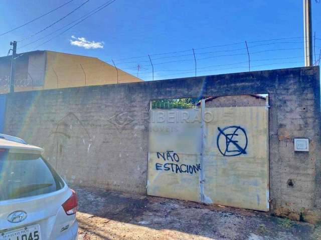 Galpão comercial com pátio para venda na Vila Virginia.