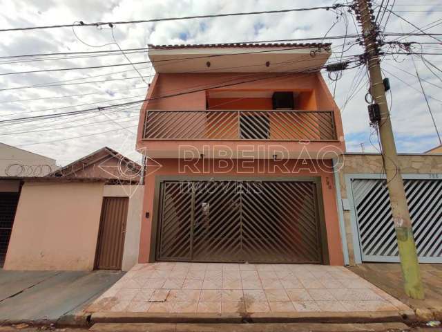 Casa sobrado para venda com 2 suítes, 2 vagas de garagem cobertas, área de churrasco, aquecedor solar e edícula em Vila Tamandaré