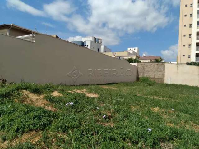 Terreno plano no Bairro Jd. California com 270m² .