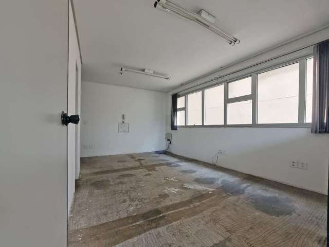 Sala comercial à venda na Rua Afonso Sardinha, --, Lapa, São Paulo por R$ 320.000