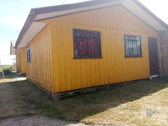 Casa para Venda em São José dos Pinhais, Campo Largo da Roseira, 2 dormitórios, 1 banheiro, 2 vagas