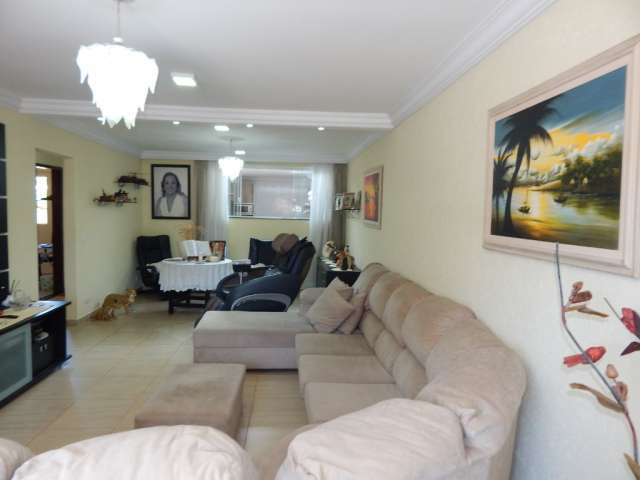 Casa com Edícula, por R$ 1.090.000,00, Bairro Portão, Curitiba-PR