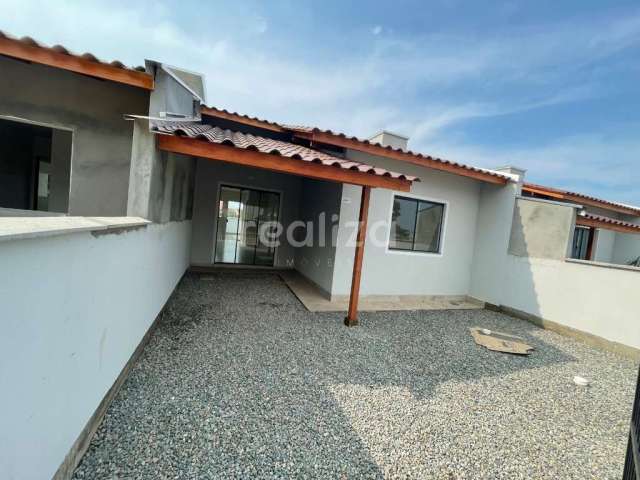 Casa com espaço de terreno nos fundos à venda em Barra Velha