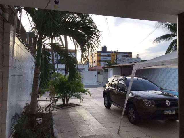 Casa à venda, 240 m² por R$ 750.000,00 - Jardim Cidade Universitária - João Pessoa/PB