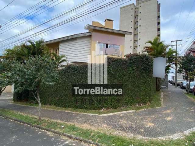 Triplex no Centro com 385m², com 4 quartos sendo 4 suítes por R$10.000,00 a locação mensal e R$1.50