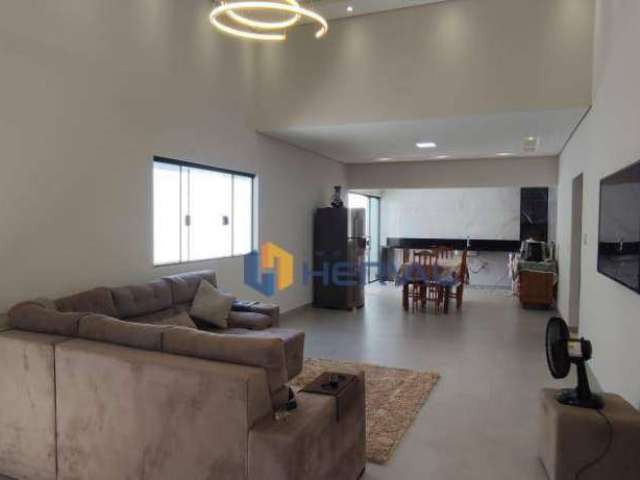 Casa com 3 quartos à venda, 136 m² - Zona 07 - Maringá/PR