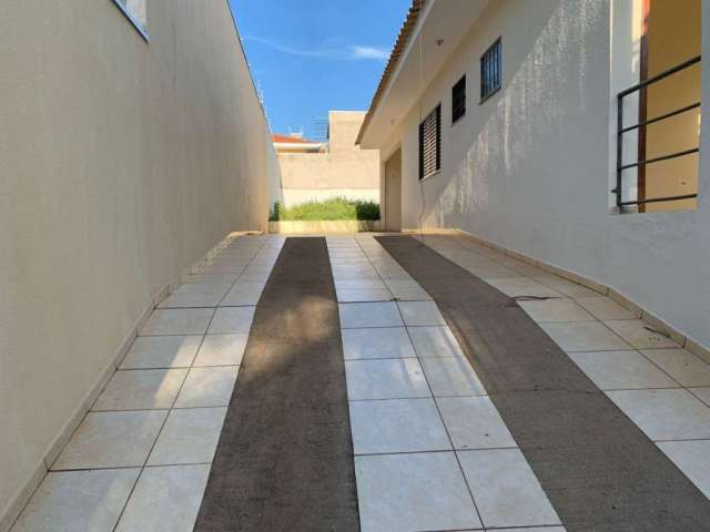 Casa com 3 quartos à venda, 122 m² por R$ 400.000 - Jardim Copacabana - Maringá/PR