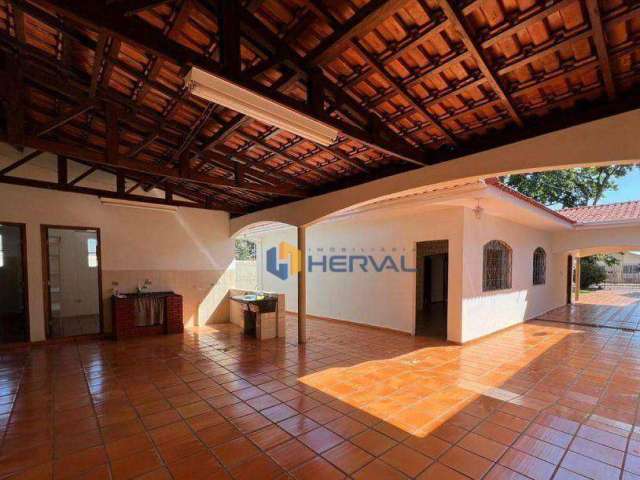 Casa com 3 quartos à venda, 190 m² por R$ 700.000 - Vila Morangueira - Maringá/PR