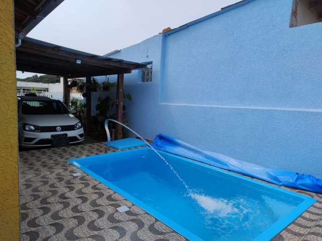 Casa com piscina próximo ao Mar