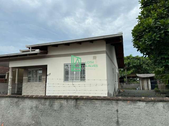 Casa à venda com 03 dormitórios, em Navegantes-SC, Praia do Gravatá, 3km do aeroporto