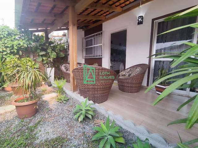 CASA  à venda, Gravatá, NAVEGANTES - SC, com ótimo espaço de terreno.