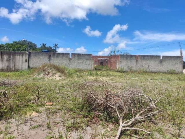 Casa Inacabada com 3 quartos, localizada  em Nova Cruz, Igarassu - Pernambuco.