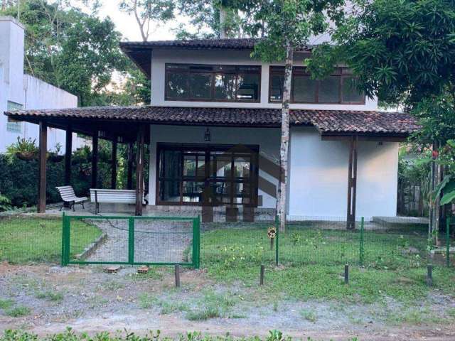 Casa de 230m² para alugar, com 4 quartos (1 suíte), localizada em Aldeia, Camaragibe - Pernambuco.