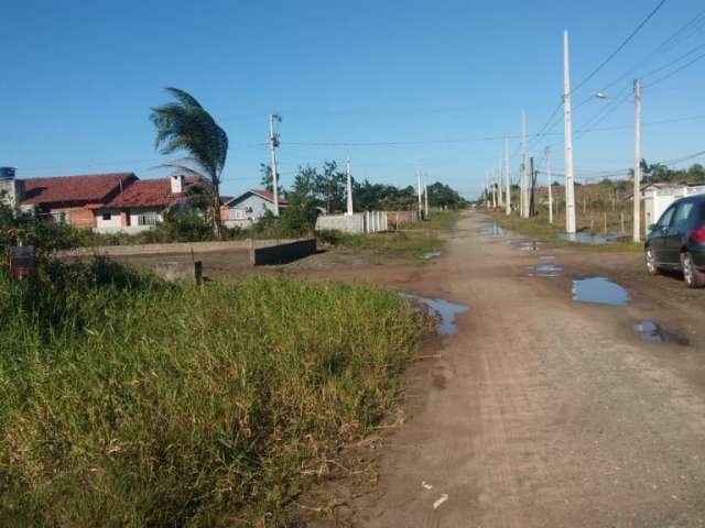 Terreno c/ 375,00 m2 - 300 m do mar - local com energia/água