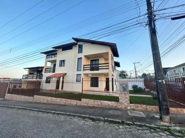 Casa a venda com 4 quartos, 1 suíte, 3 banheiros, 210 m² . Bairro Jardim Atlântico.