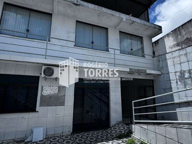 Casa duplex a venda 5/4, 1 suíte + TERRAÇO, 3 garagens, área gourmet e quintal em PLATAFORMA