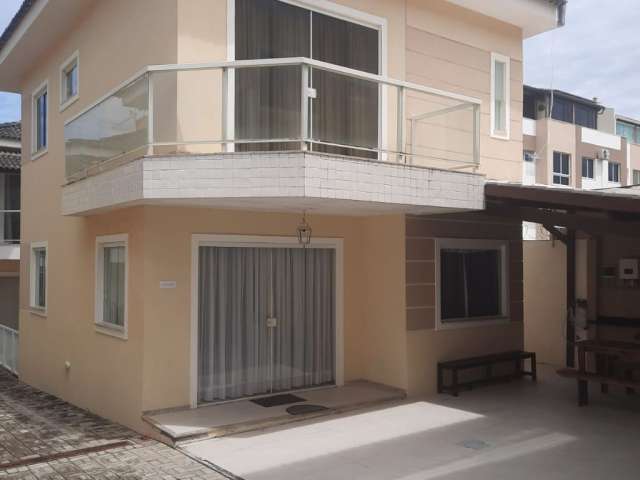 Cód. 572 Ipitanga Casa Duplex com 4/4 sendo 3 suítes e 2 Vagas