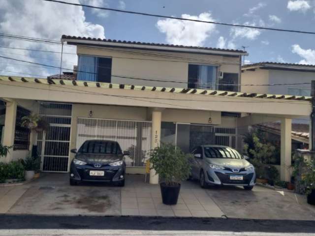 Cód. 595 Casa 4/4, sendo 2 suítes Nascente com 2 Vagas