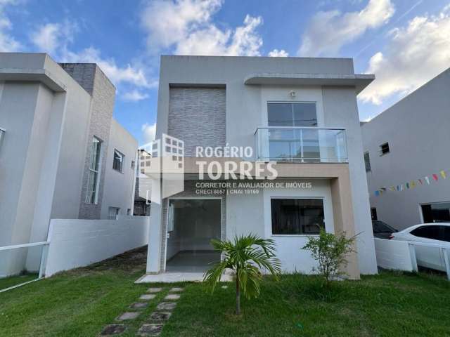 Casa duplex a venda ou locação de 4 suítes com closet, quintal e 3 garagens em ITAPUÃ