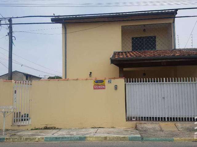 Sobrado com 3 dormitórios à venda, 250 m² por R$ 450.000 - Loteamento Residencial Andrade - Pindamonhangaba/SP