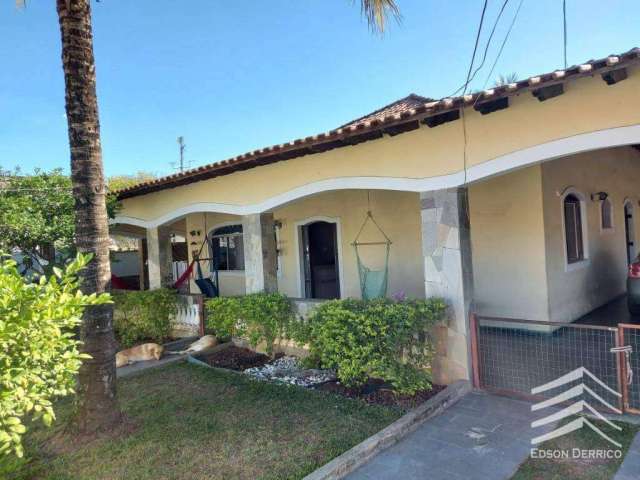 Casa com 3 dormitórios à venda, 560 m² por R$ 930.000 - Santana - Pindamonhangaba/SP