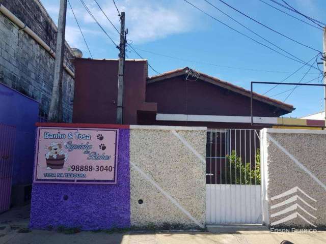 Casa com 3 dormitórios à venda, 309 m² por R$ 920.000 - Centro - Pindamonhangaba/SP