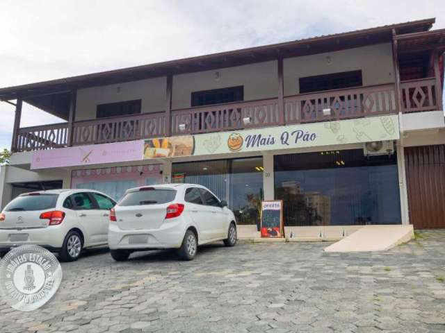 Casa com 3 dormitórios e 2 salas comerciais no bairro Fortaleza.