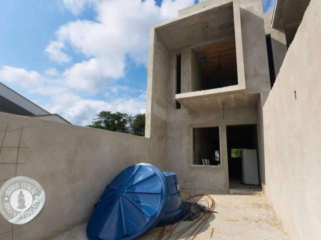 Sobrado com piscina no bairro Escola Agrícola!