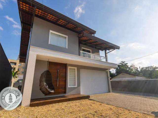 Casa com 3 dormitórios sendo uma suíte no bairro Salto do Norte e com muito espaço de terreno!