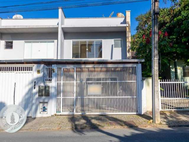 Sobrado à venda, 2 quartos, 2 suítes, Salto Weissbach - Blumenau/SC