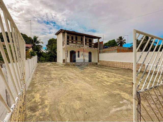 Casa de Vila à Venda  com 02 quartos, 03 banheiros, muito espaço em Barra do Jacuípe, próximo a praia e ao mar!