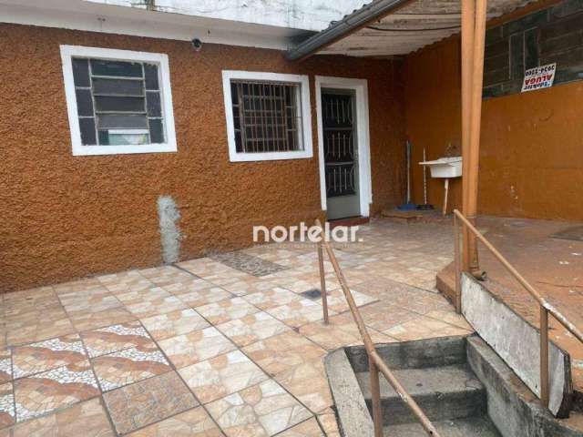 Casa com 3 dormitórios para alugar por R$ 1.300,00/mês - Vila Itaberaba - São Paulo/SP