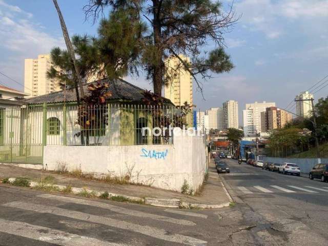 Excelente Terreno em Pirituba, de esquina, 500m², com imóvel construído de 380m². Ótima localização.