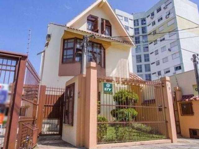 Casa com 4 dormitórios à venda, 290 m² por R$ 920.000,00 - Camaquã - Porto Alegre/RS