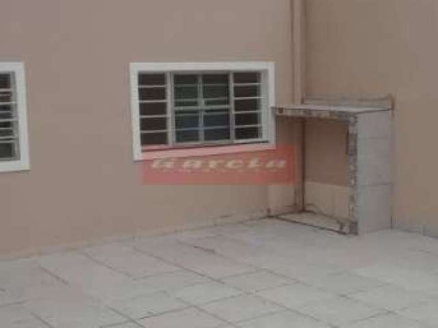 Lindo sobrado sendo 3 dorm, 2 suites, sala ampla, quintal, 3 vagas, 4 Wcs, Oportunidade