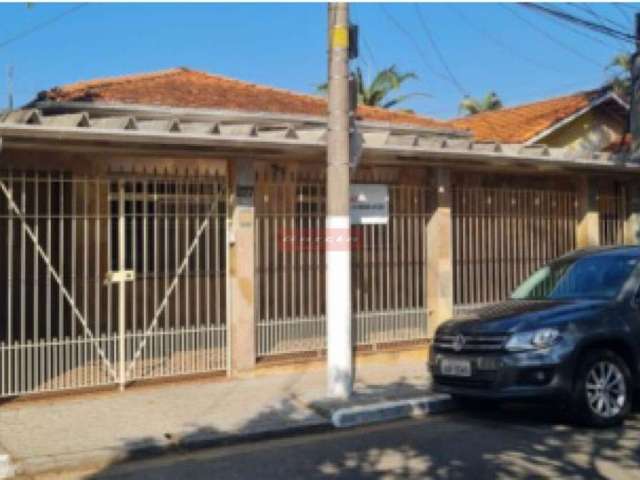 Confortável casa  Vila Cruzeiro, 300metros de terreno, 5 dorm, 3 banheiros, 2 salas, 3 vagas.