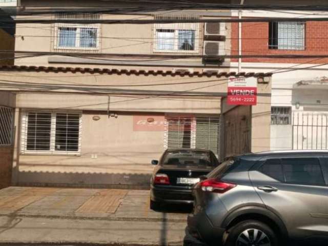 Casa Comercial na R Chafic Maluf para Consultórios , 11 salas, 6 banheiros e 3 vagas