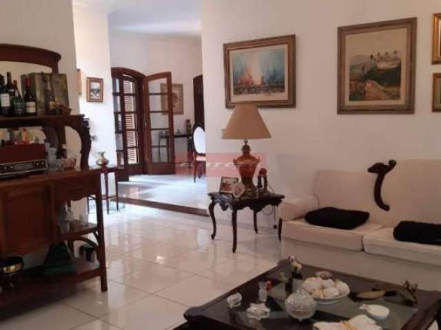 Excelente casa na Vila Cordeiro, 312m de terreno, 4 dorm, 6 banheiros, 3 salas, 3 vagas