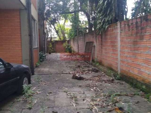 Excelente terreno com 822m2