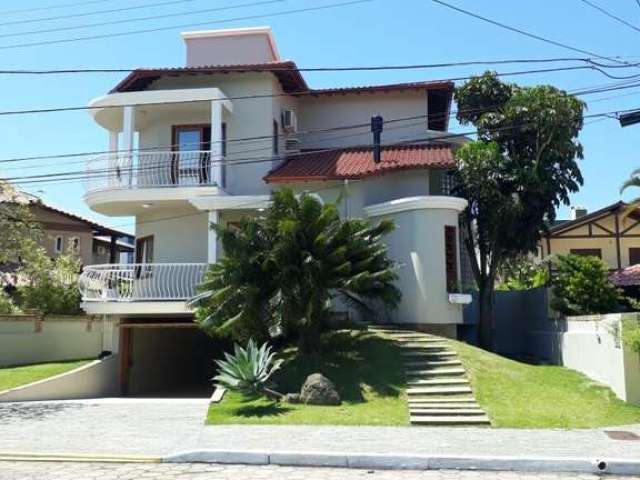 Casa 5 dormitórios!