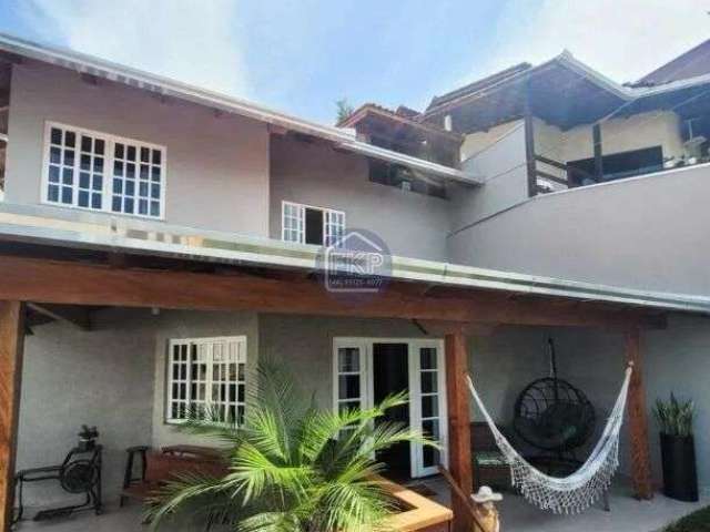 Casa 3 dormitórios à venda no bairro Ariribá - Balneário Camboriú/SC
