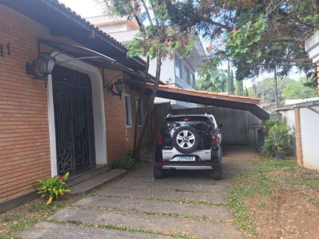 Casa a Venda em Alto de Pinheiros 2.800.000,00