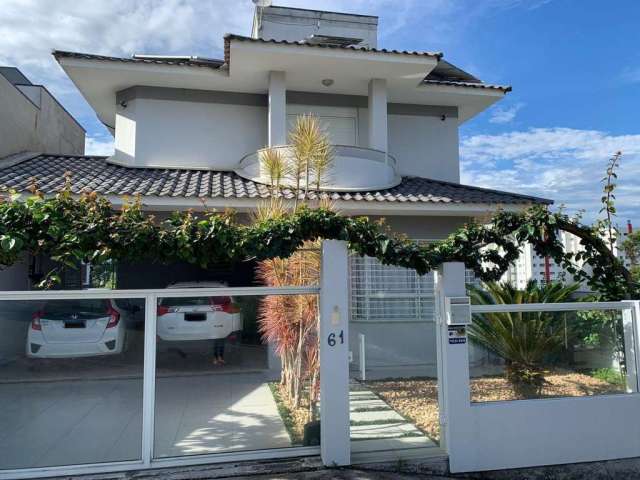 Casa para Venda em Palhoça, Pedra Branca, 3 dormitórios, 1 suíte, 2 banheiros, 2 vagas