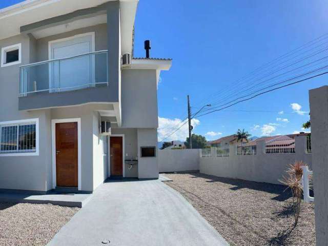 Sobrado para Venda em Palhoça, Praia do Sonho, 2 dormitórios, 1 suíte, 1 banheiro, 1 vaga